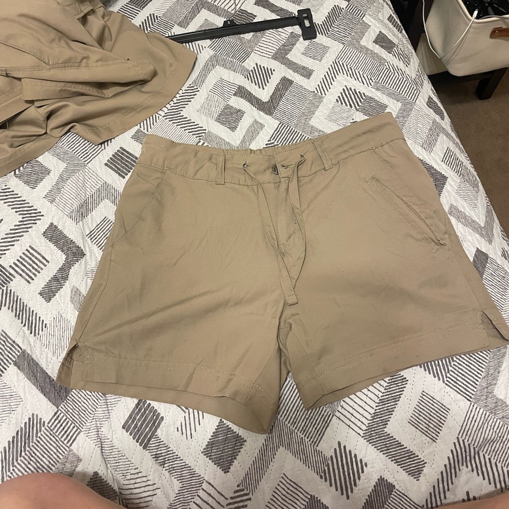 4 pairs- Magellan Outdoors Women's Khaki Cargo Shorts